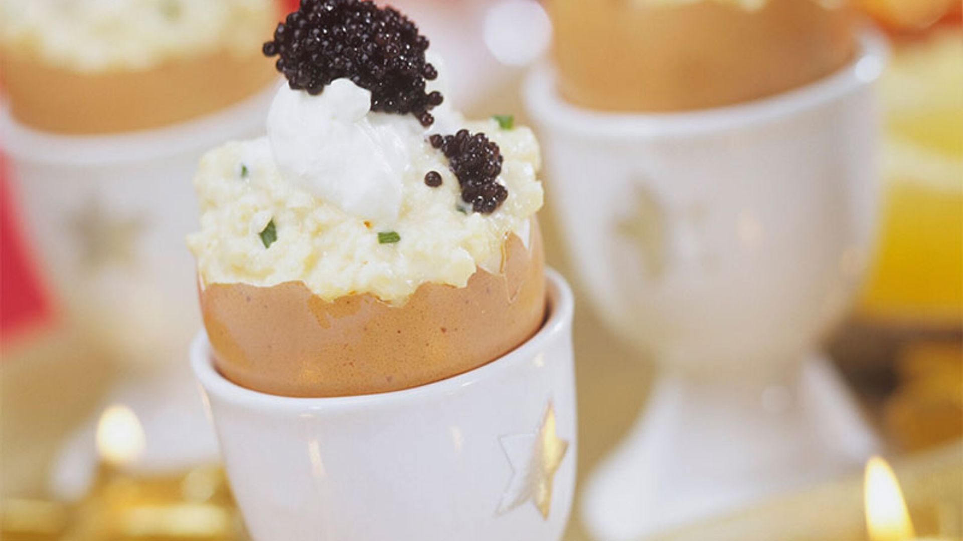 Huevos revueltos con 'crême fraîche' y caviar