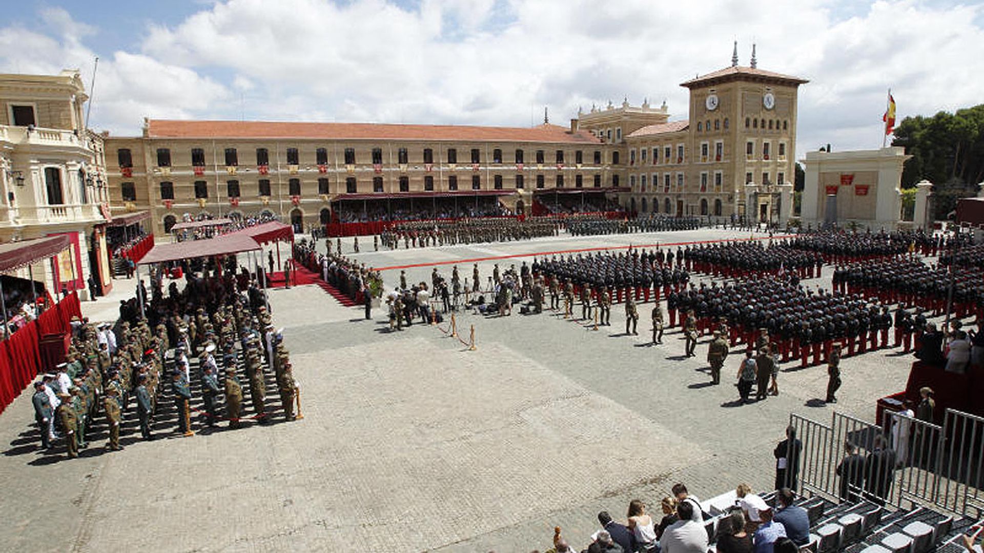 Entramos en la Academia de Zaragoza donde vivirá Leonor, un centro militar cargado de historia y tradiciones