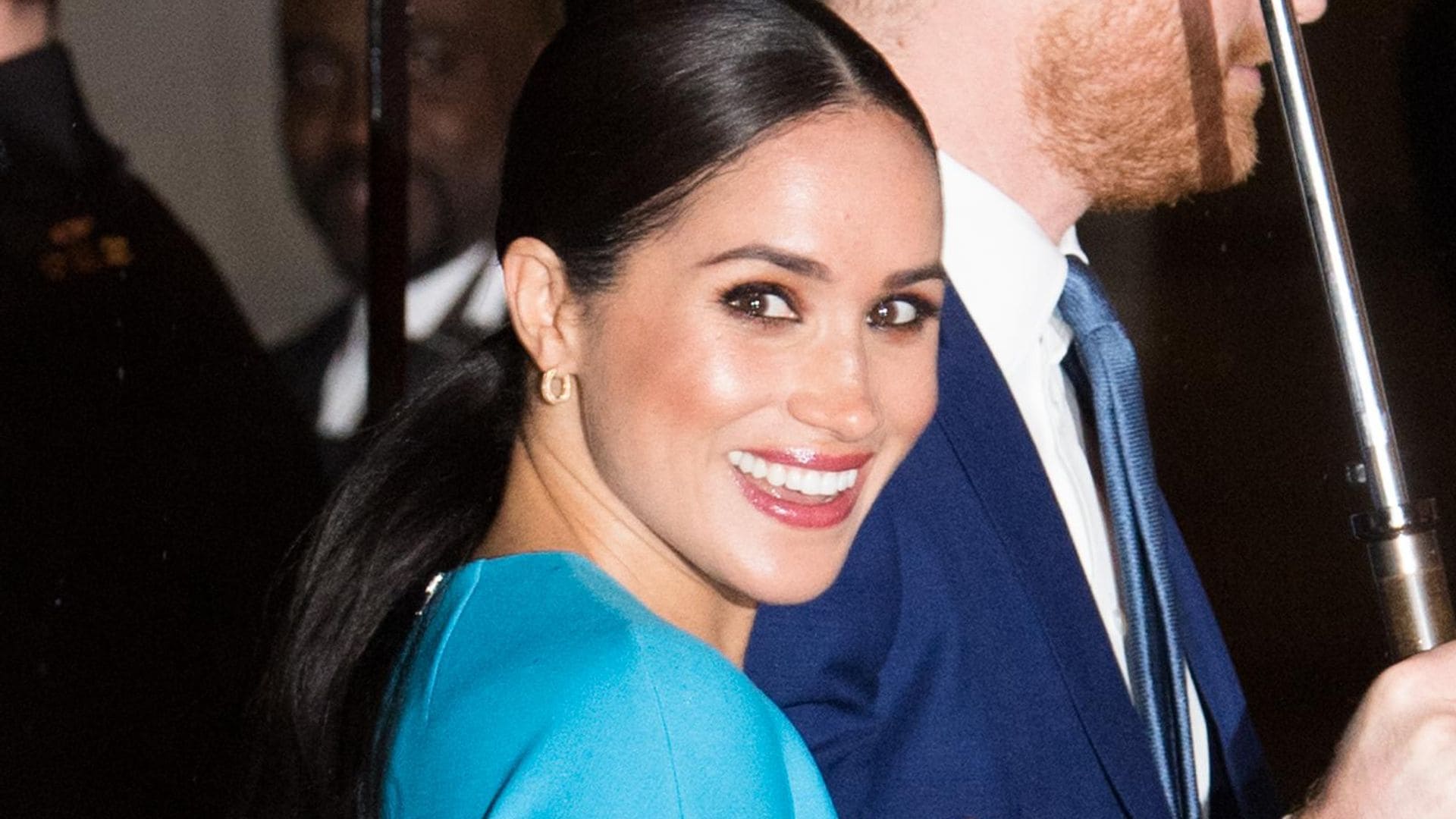 Meghan Markle usa este producto para unas pestañas voluminosas