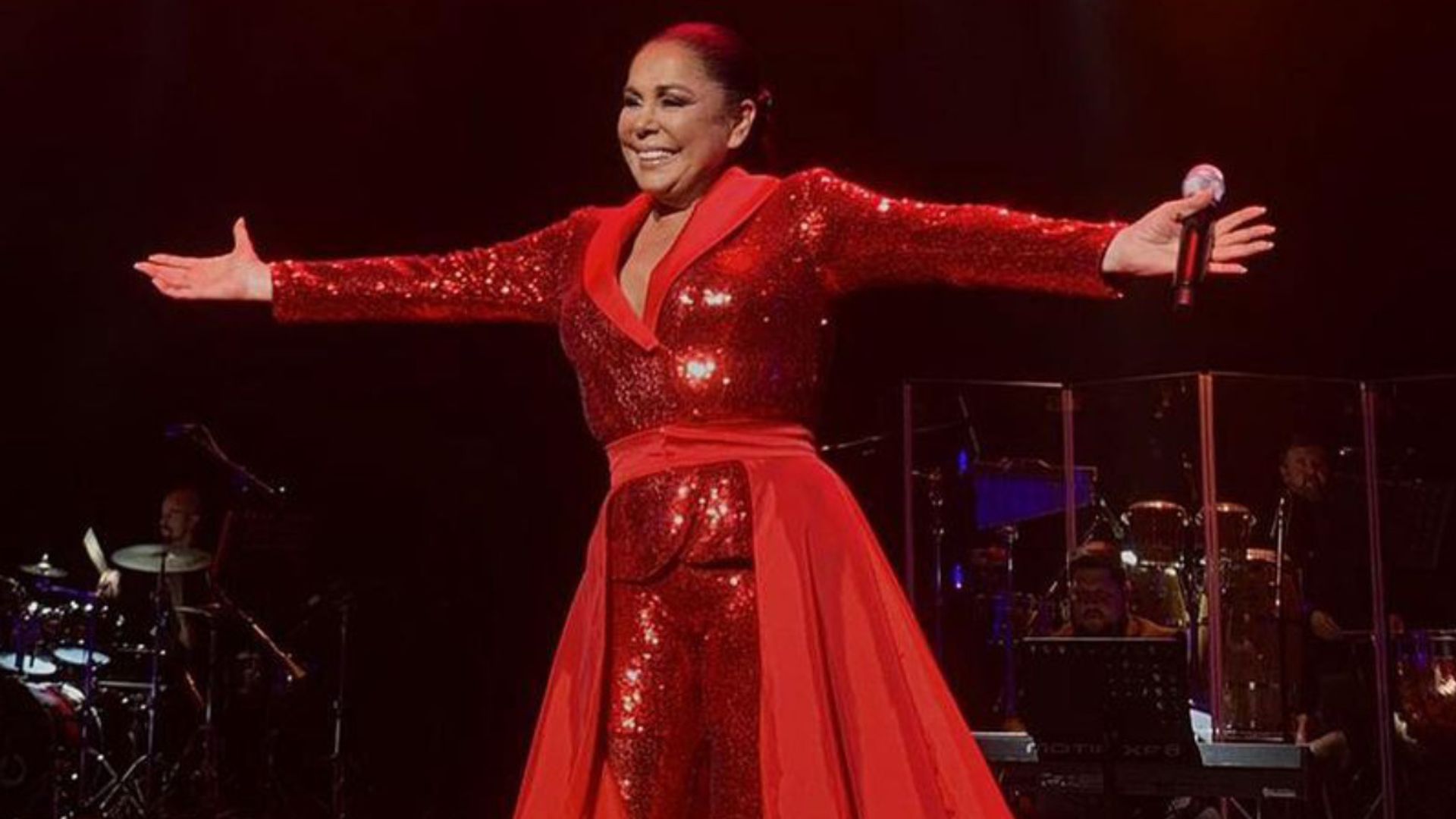 Isabel Pantoja anuncia emocionada la fecha y el lugar de su próximo gran concierto en España