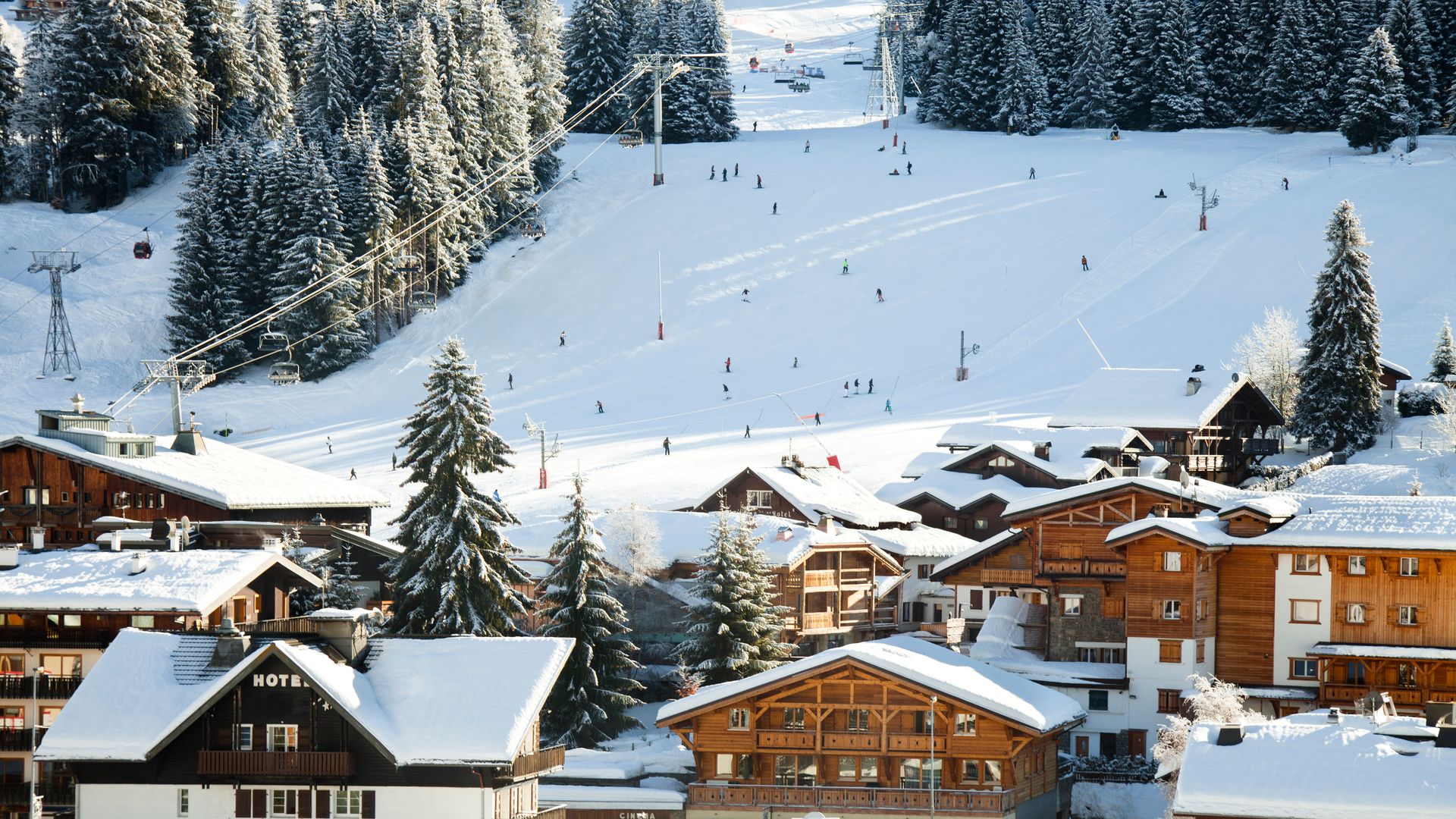 La guía definitiva para despedir la temporada de esquí en los Alpes franceses