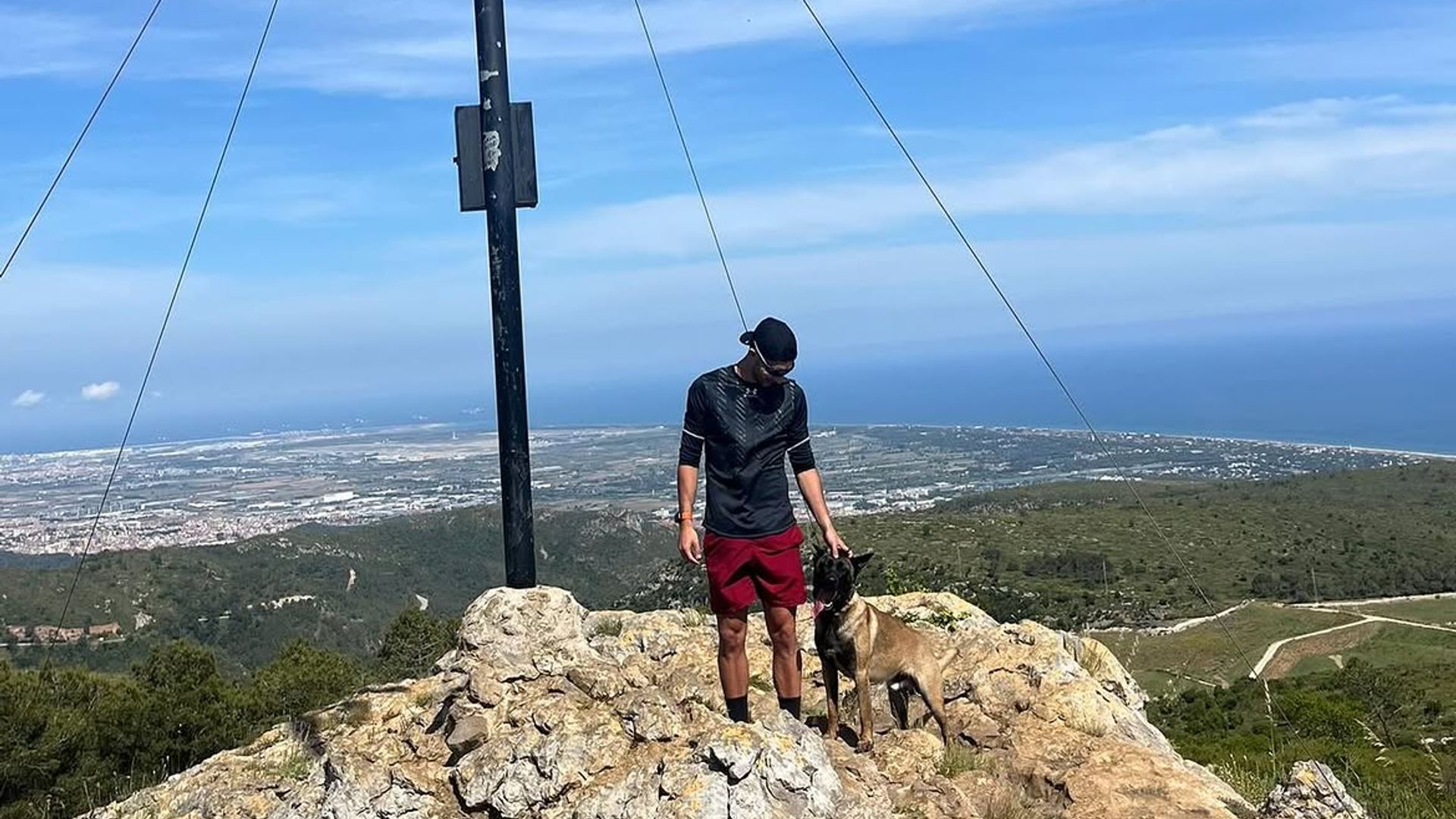 La ruta de montaña que nos ha descubierto Ferran Torres: un parque natural con vistas espectaculares para disfrutar cerca de Valencia