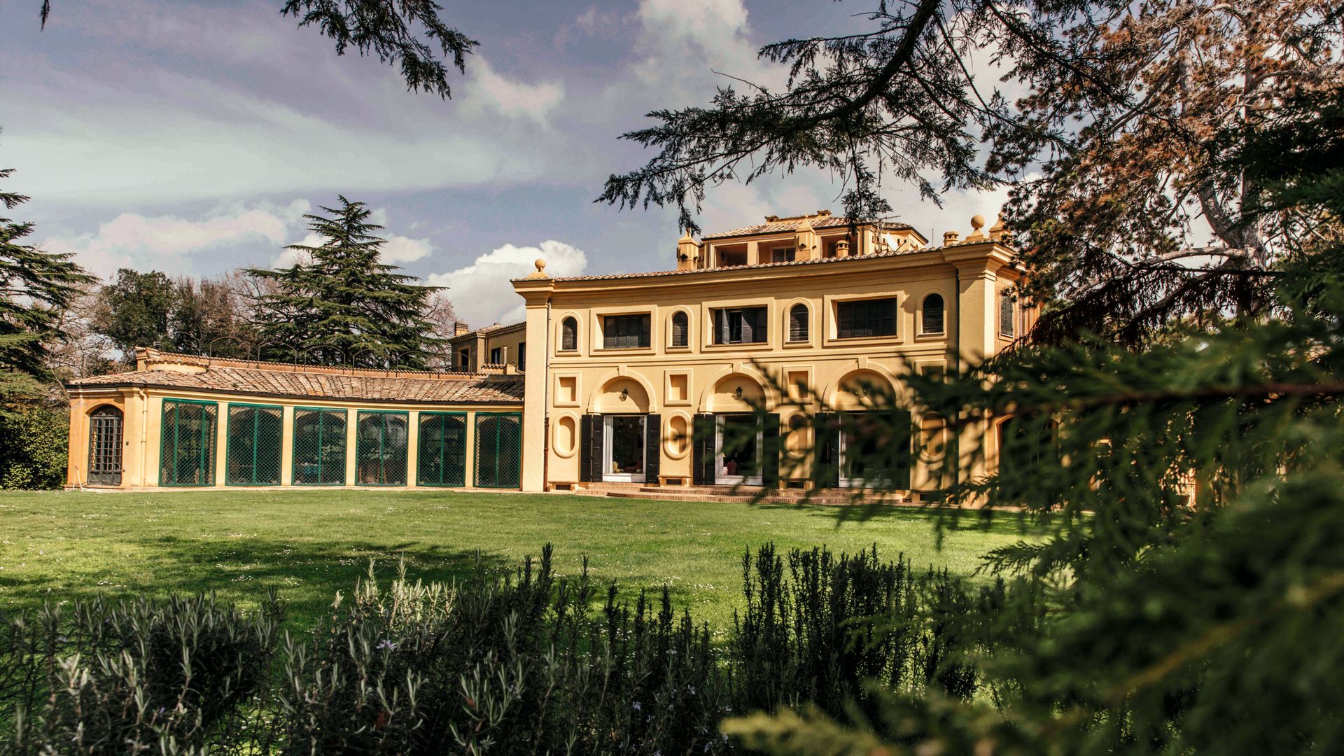 Maria Sole Torlonia heredera de dos grandes dinastías italianas, nos abre las puertas de su majestuosa finca familiar