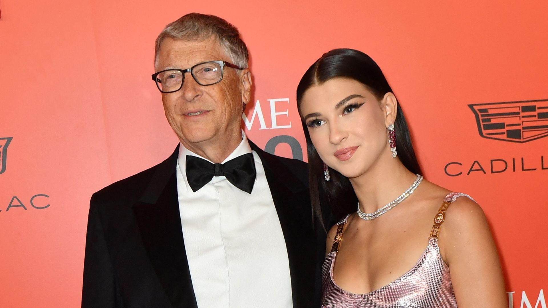 Phoebe, hija de Bill Gates, revela por accidente el desconocido diagnóstico médico de su padre