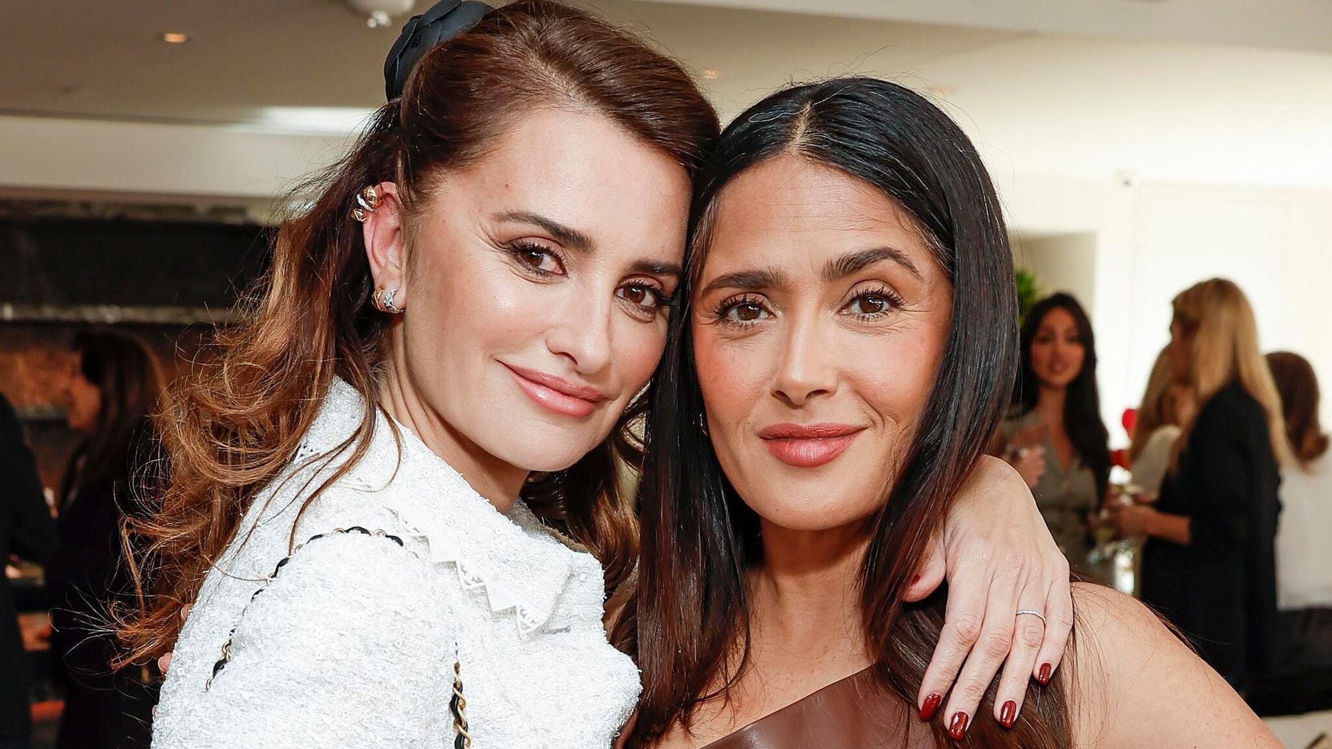 El emotivo mensaje de Salma Hayek a Penélope Cruz en su cumpleaños 50