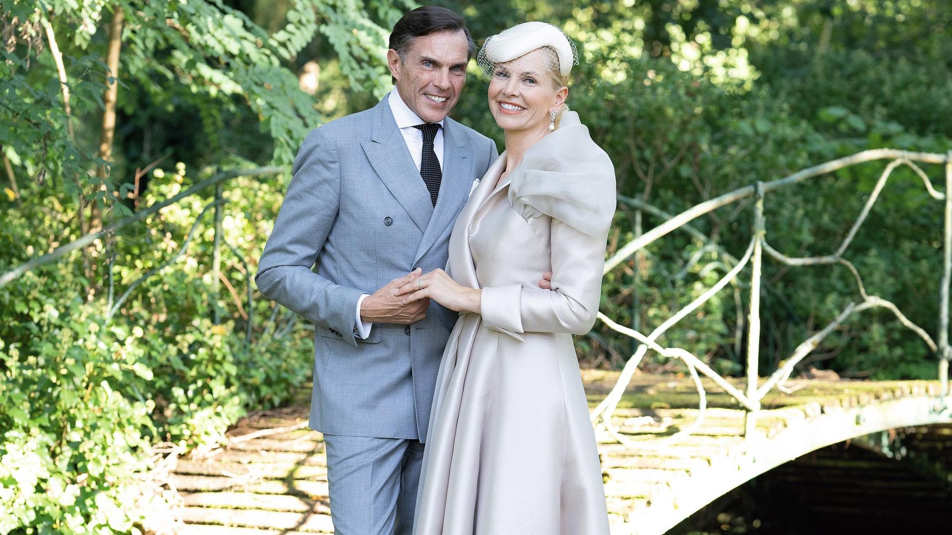 Entramos en la boda real de Carlos Felipe de Orleans y Naomi-Valeska