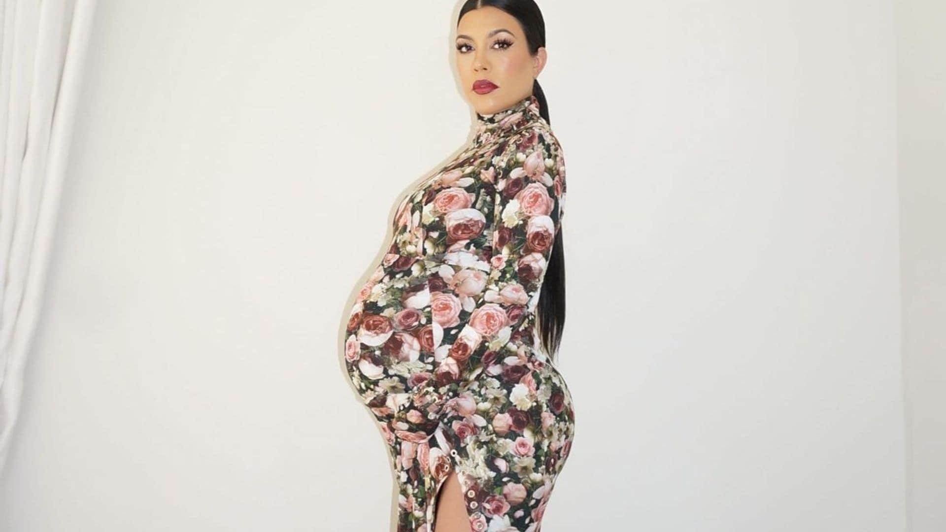 Dejando atrás sus diferencias, Kourtney se disfrazó de Kim Kardashian para Halloween