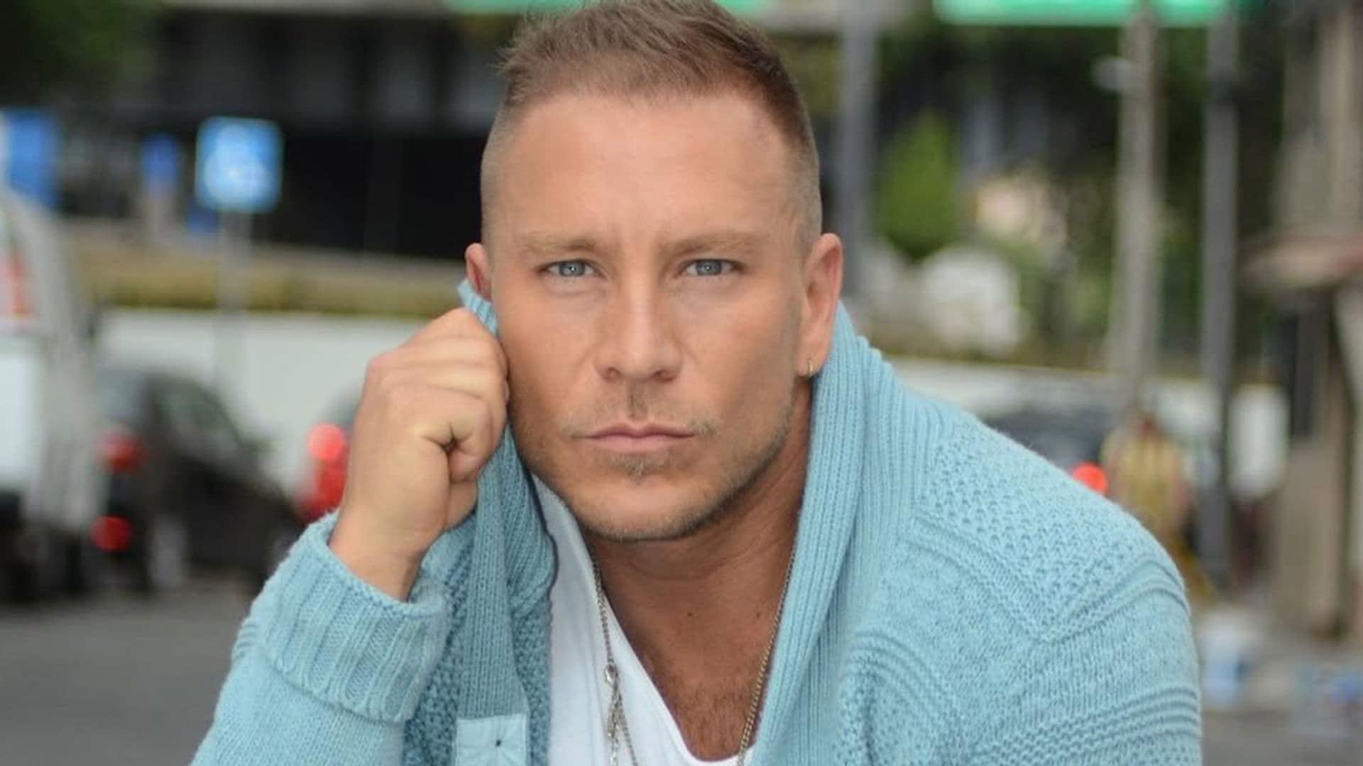 El actor enfrentó la muerte de su hermano antes de entrar al reality.