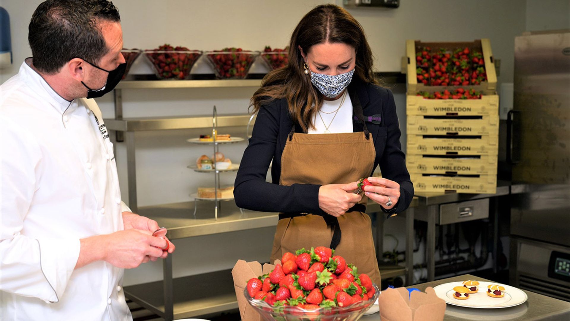 Repostería, juegos de habilidad... la duquesa de Cambridge se reinventa en Wimbledon