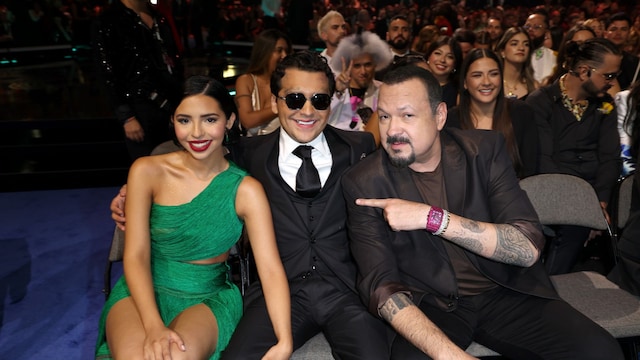 Pepe Aguilar, Ángela Aguilar y Nodal en la entrega número 25 de los Latin Grammy.
