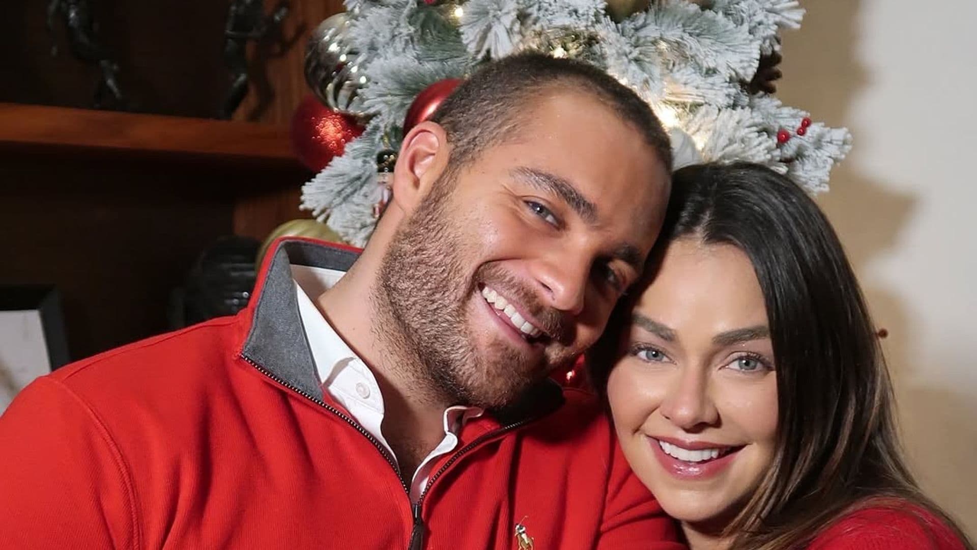 Claudia Martín y Carlos Said anuncian el nacimiento de su hijo Máximo.