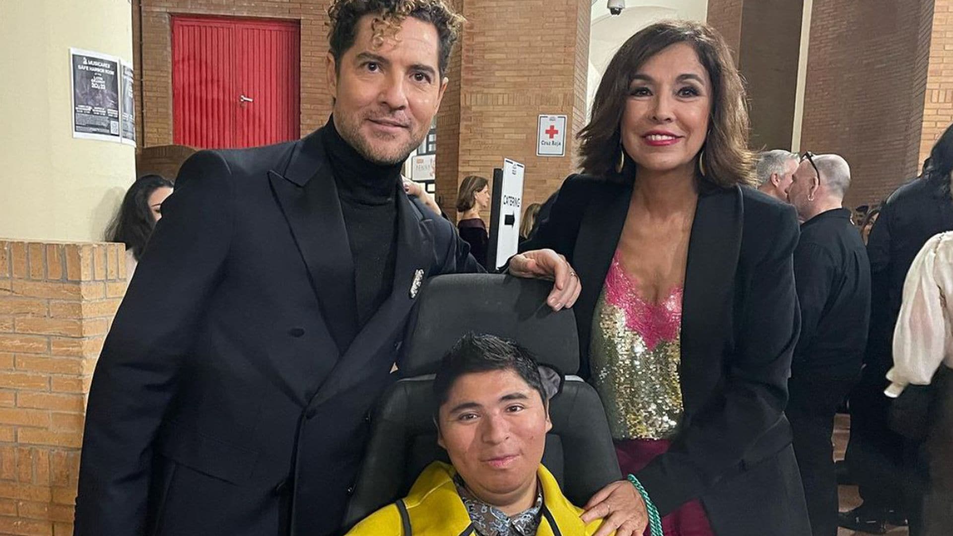 Isabel Gemio cumple el sueño de su hijo Gustavo, de 26 años: vivir desde dentro los Grammy Latinos