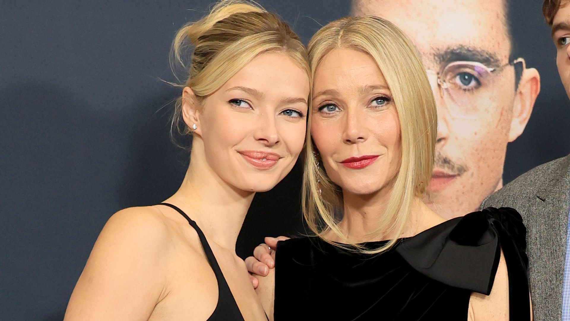 Apple Martin junto a su madre, Gwyneth Paltrow el año pasado en Nueva York. 