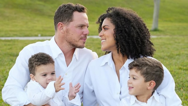 Francisca, de fiesta por el cumpleaños de su esposo a sólo semanas de conocer a su hija 
