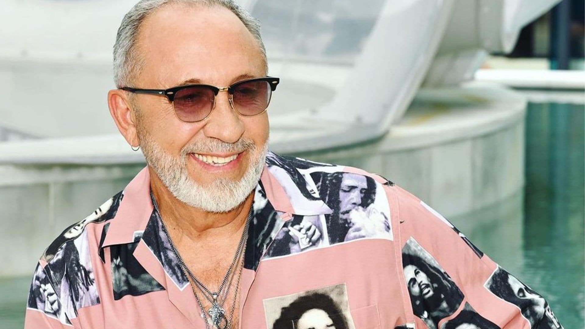 Emilio Estefan recibe vacuna contra el coronavirus: ‘Decidí tomar el riesgo’