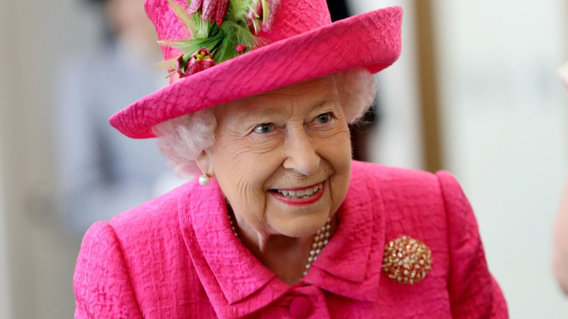 the queen visits cambridge