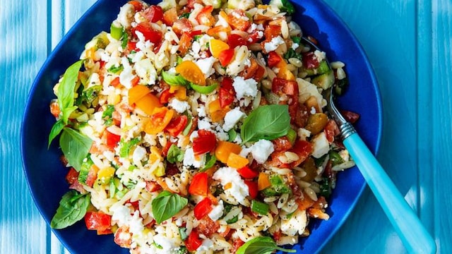 ensalada mediterranea orzo