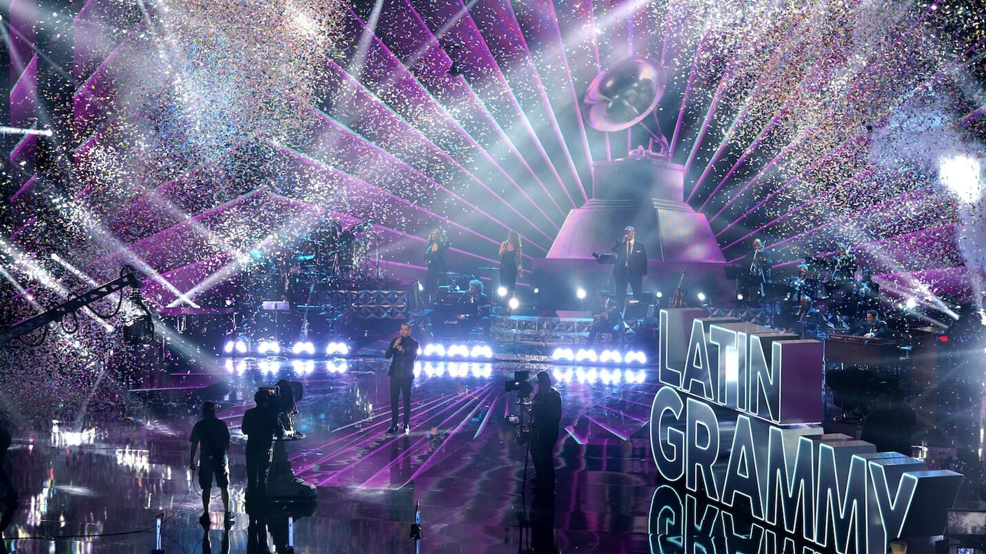 ‘Noche de Estrellas’ regresa a los Latin Grammy y ellos serán los presentadores