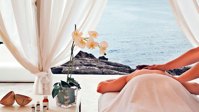 massages on the rocks