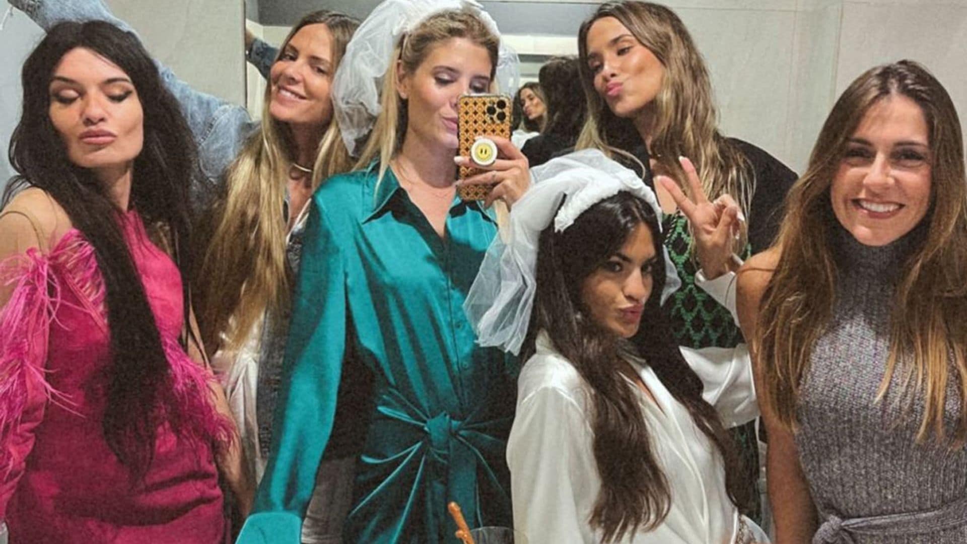 En Ibiza y rodeadas de 'influencers': la doble despedida de soltera de Marta Lozano y Teresa Andrés Gonzalvo