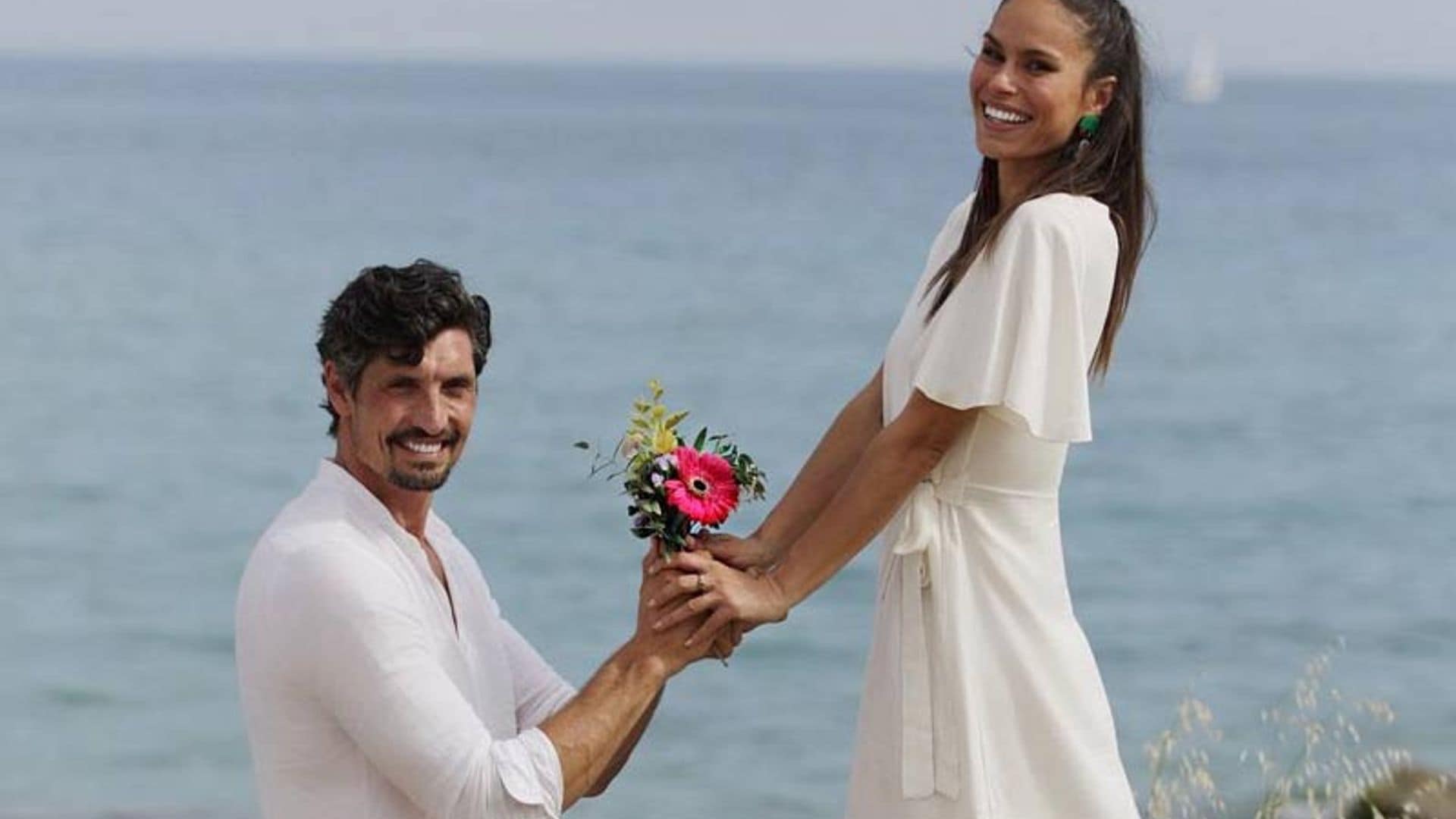 Mireia Canalda y Felipe López se dan el 'sí, quiero' rodeados de su familia