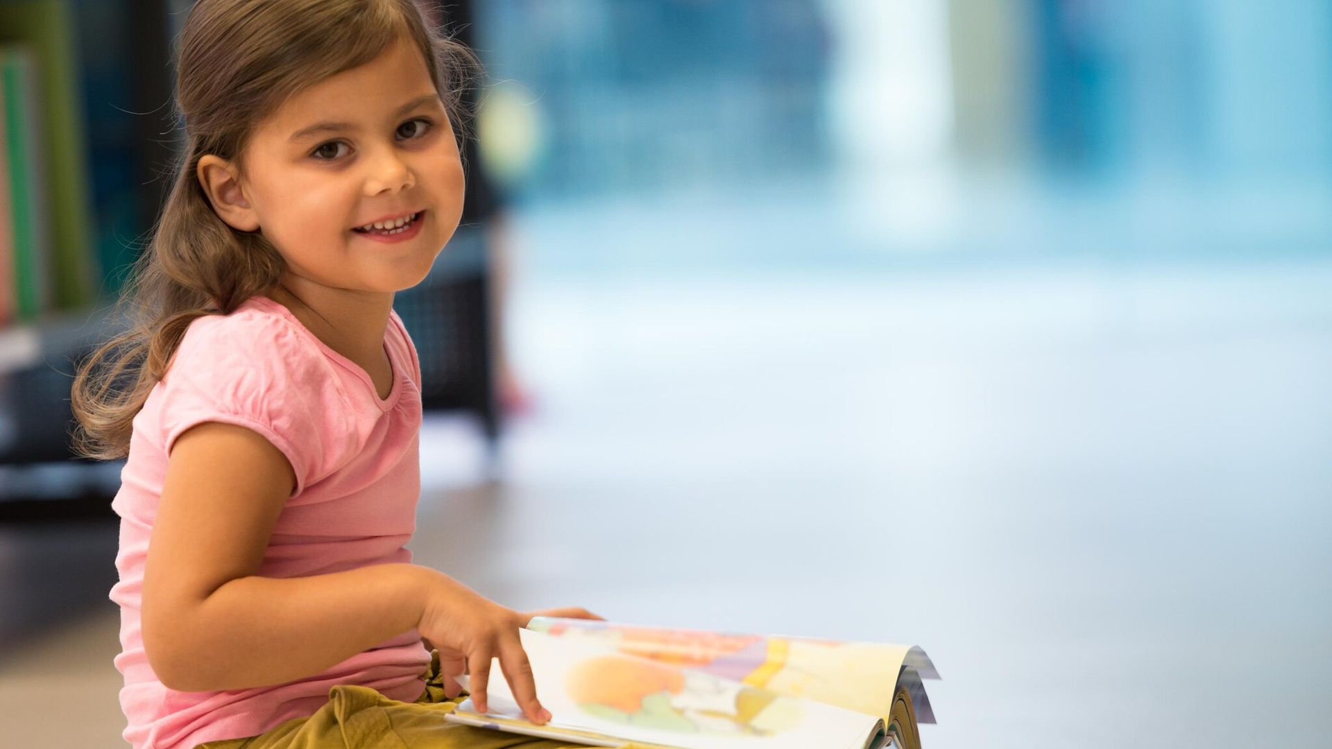 Esta herramienta del método Montessori facilita que tu hijo de 3 años se inicie en la lectura