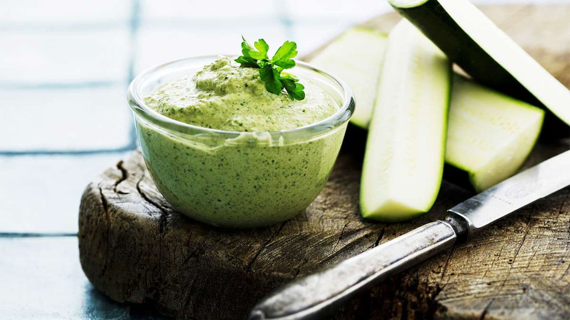 Hummus de calabacín con cilantro, una receta fácil y rápida de preparar