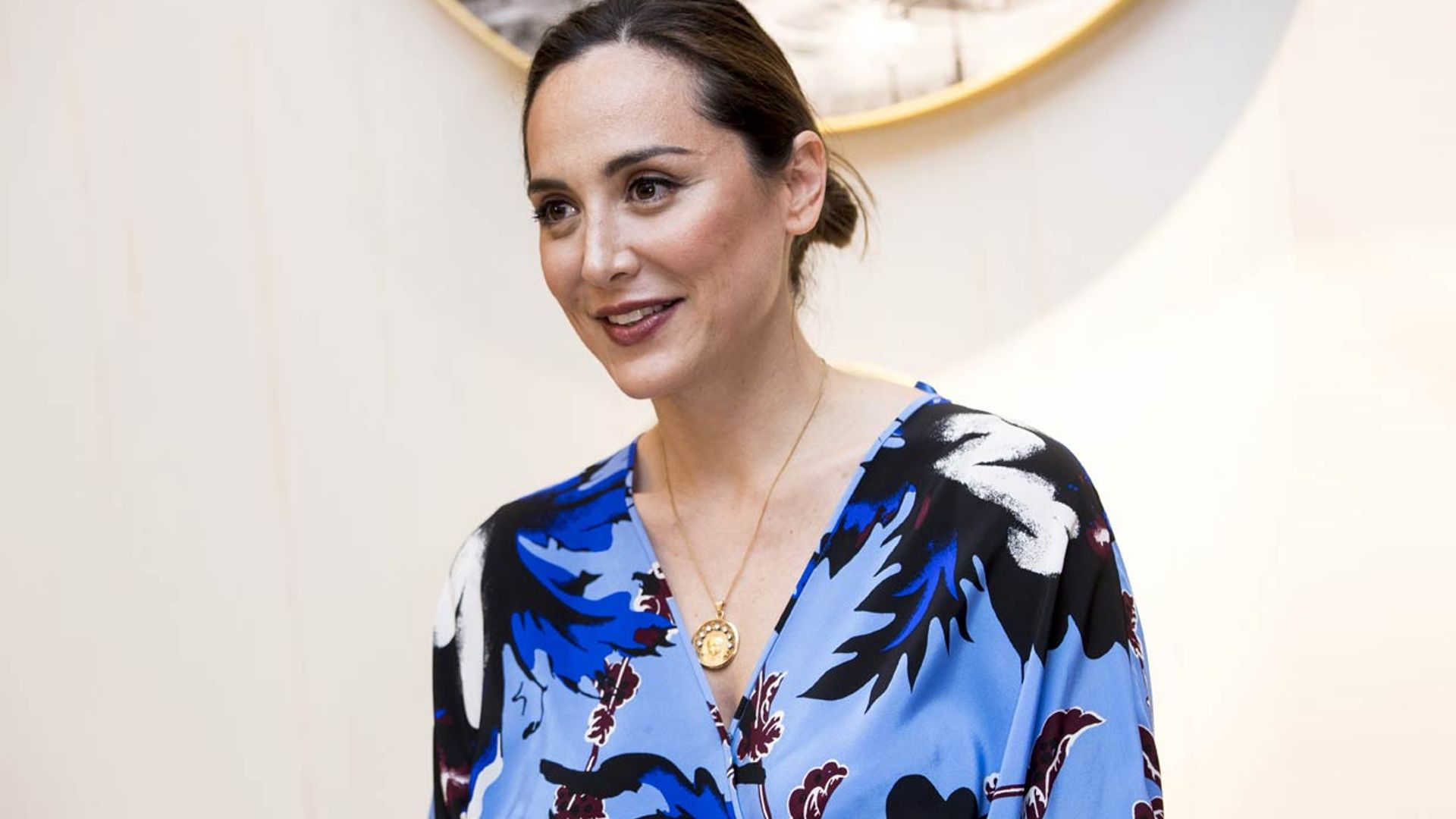 De picnic o de fiesta, Tamara Falcó tiene un vestido de flores para cada ocasión