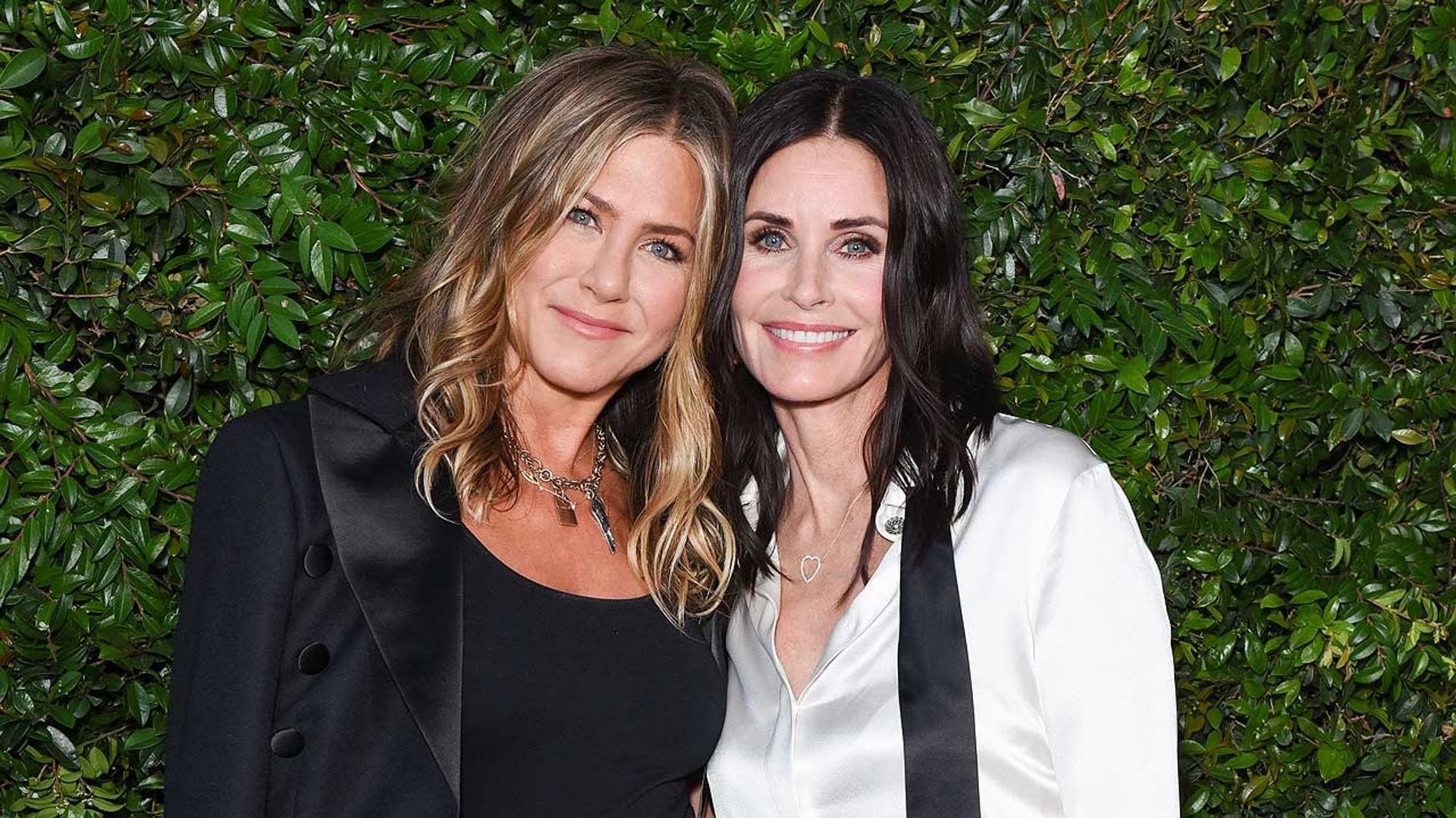 Courteney Cox celebra su 60 cumpleaños con la emotiva felicitación de Jennifer Aniston: las claves de una amistad que nació en 'Friends'