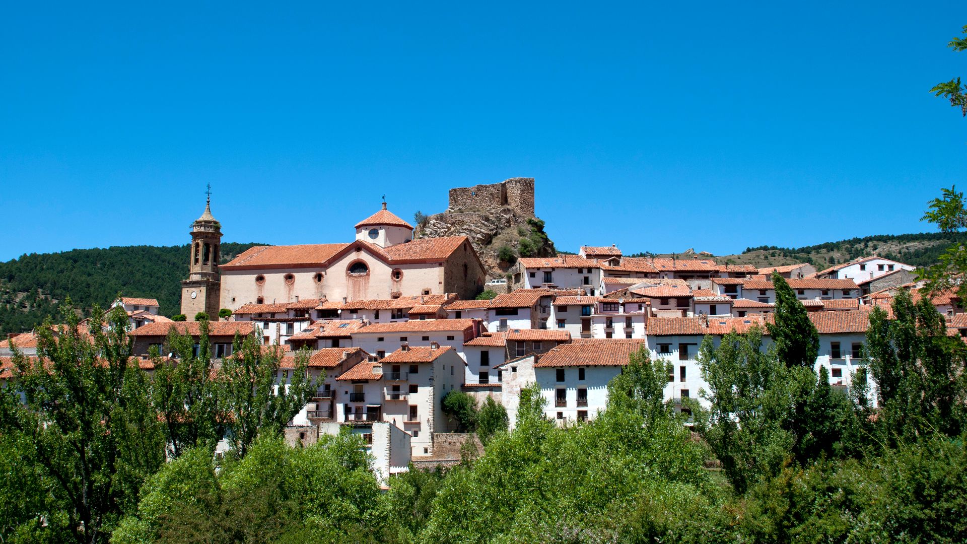 Este pueblo escondido entre pinares es uno de los secretos mejor guardados de Teruel