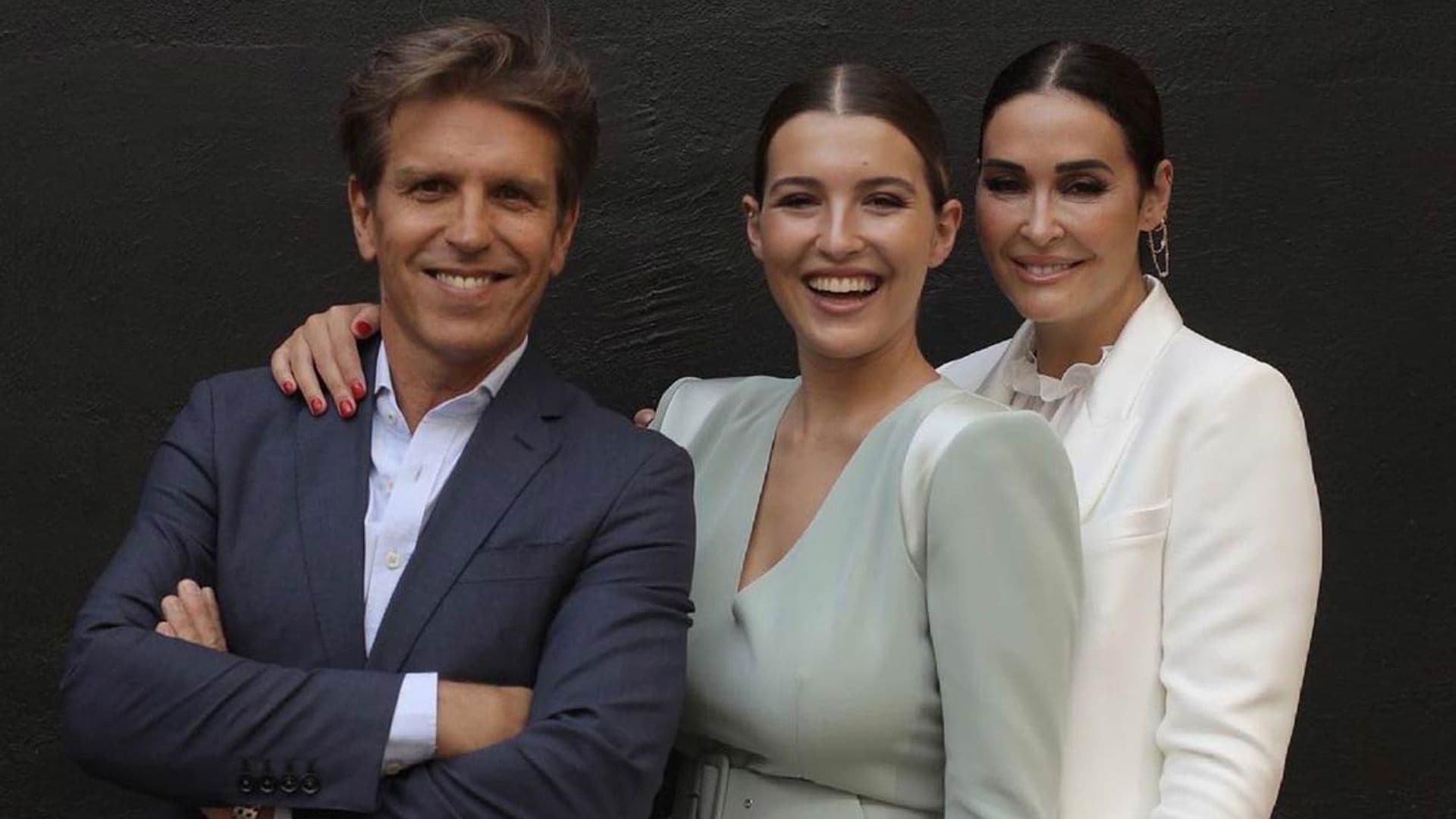 Alba Díaz posa feliz con sus padres tras su graduación: 'Estoy tan orgullosa'