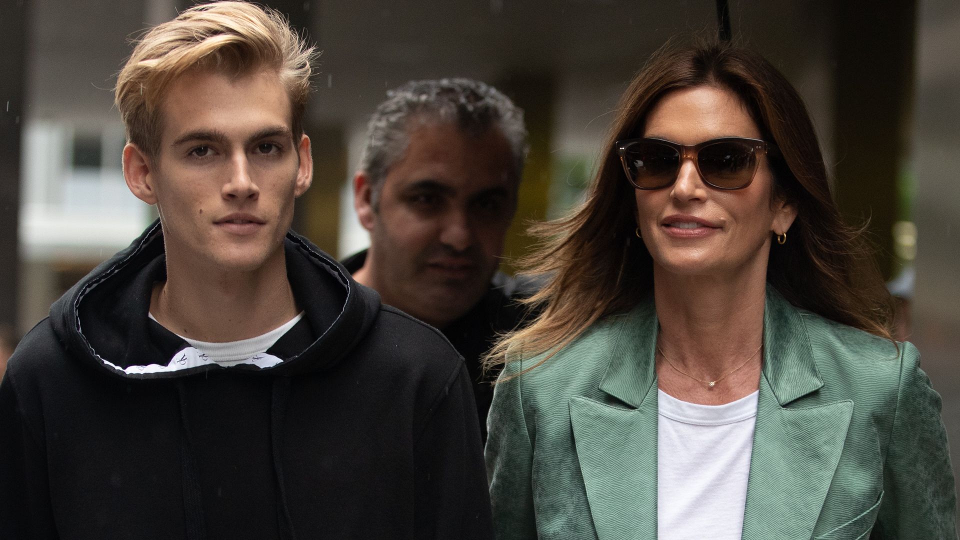 Presley Gerber y Cindy Crawford tras el desfile primavera-verano 2019 de Sies Marjan durante la Semana de la Moda de Nueva York, el 9 de septiembre de 2018