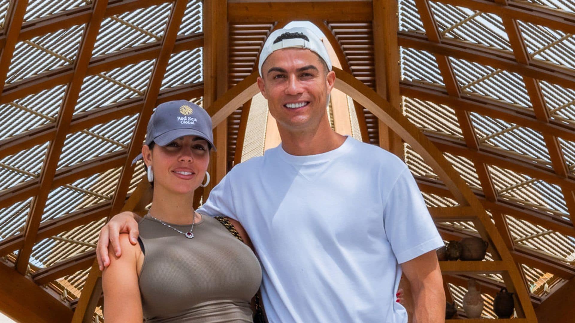 Georgina Rodríguez y Cristiano Ronaldo ampliaron su catálogo de propiedades con dos nuevas adquisiciones en el Mar Rojo