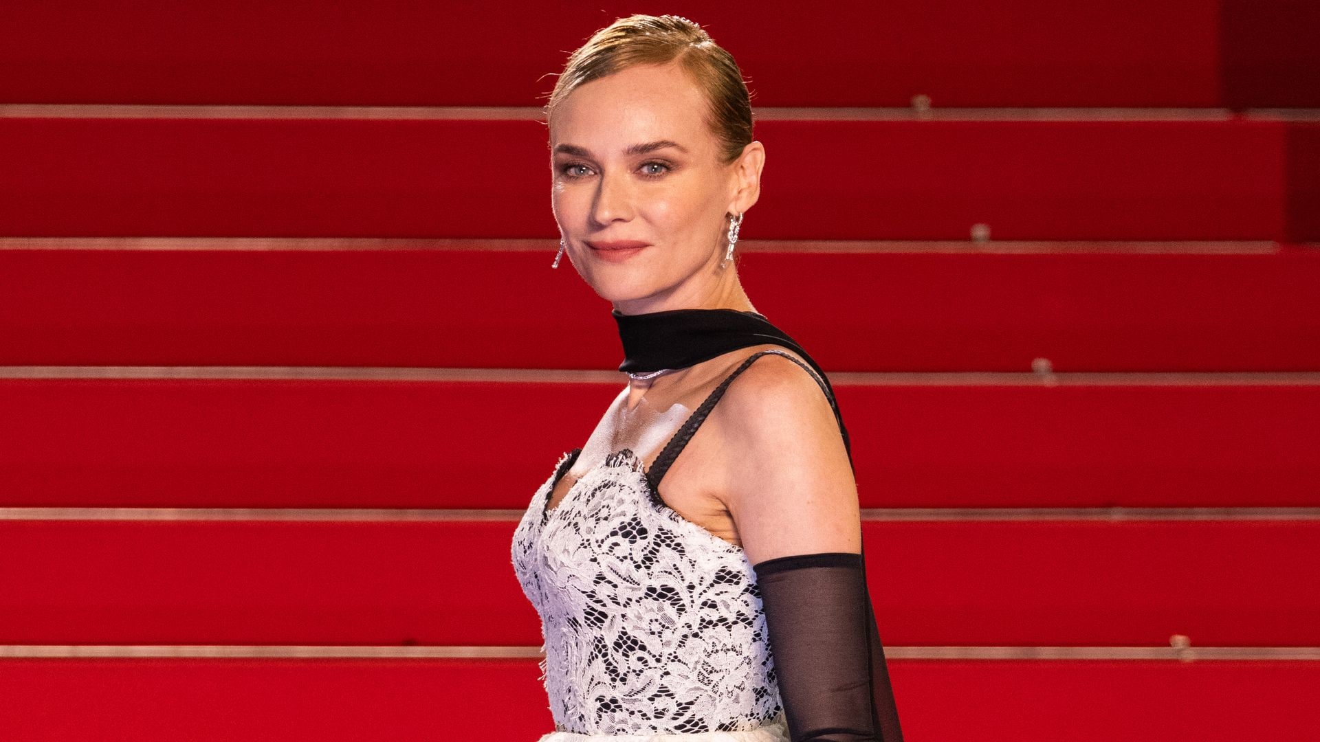 Diane Kruger revela cómo es su pelo rizado real: "Este calor me está matando"