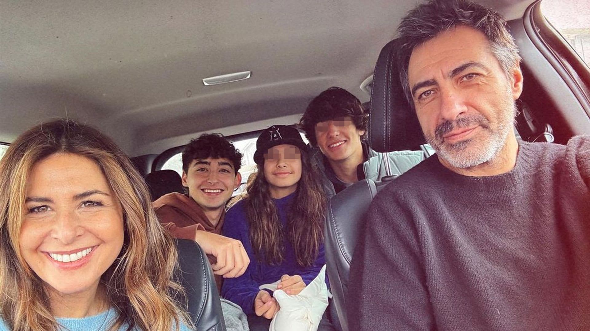 ¡Por fin juntos! Nuria Roca y Juan del Val se reencuentran con su hijo Pau tras cuatro meses sin verle