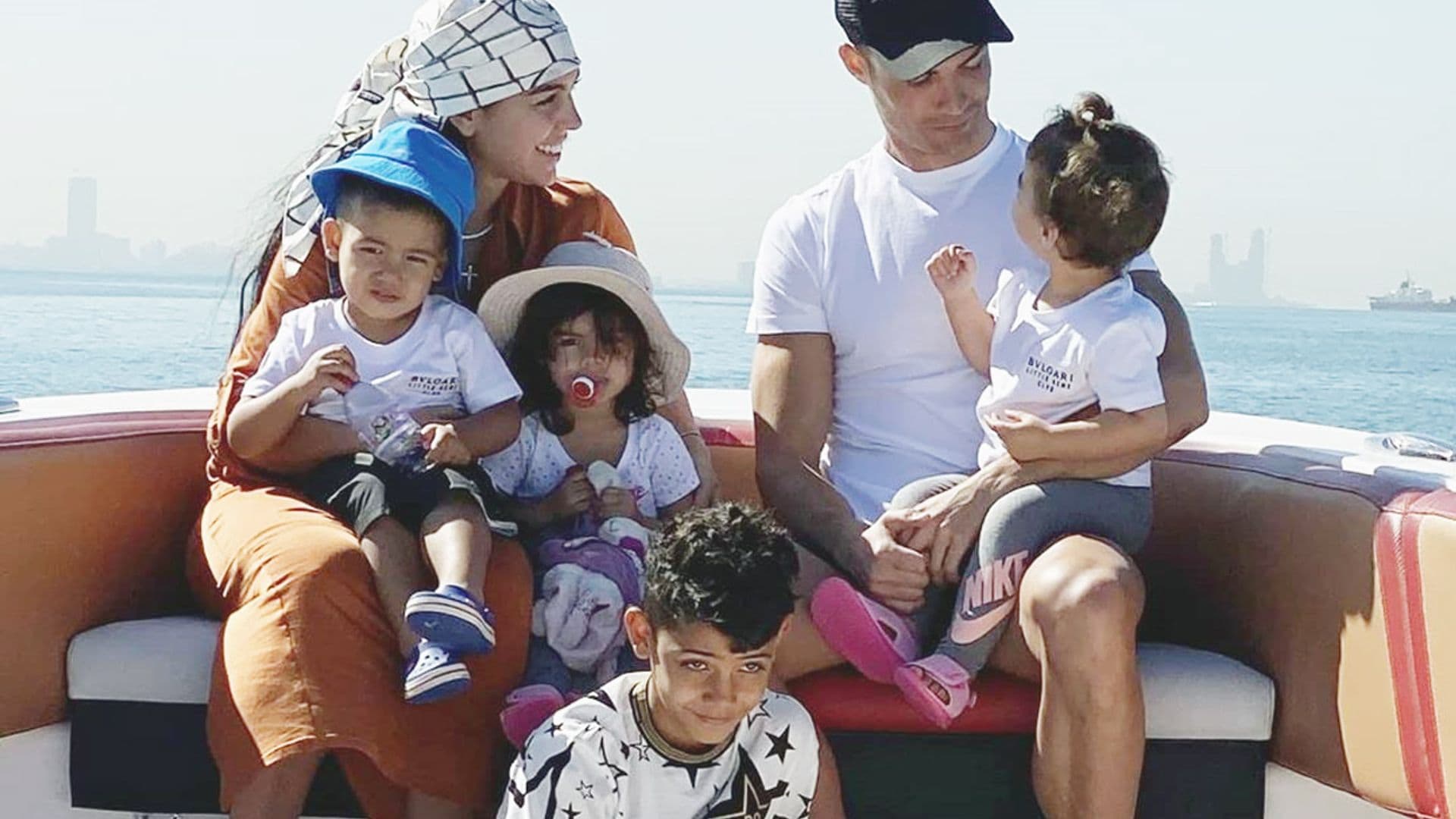 Los hijos de Cristiano y Georgina han hecho algo con sus juguetes que nos encanta