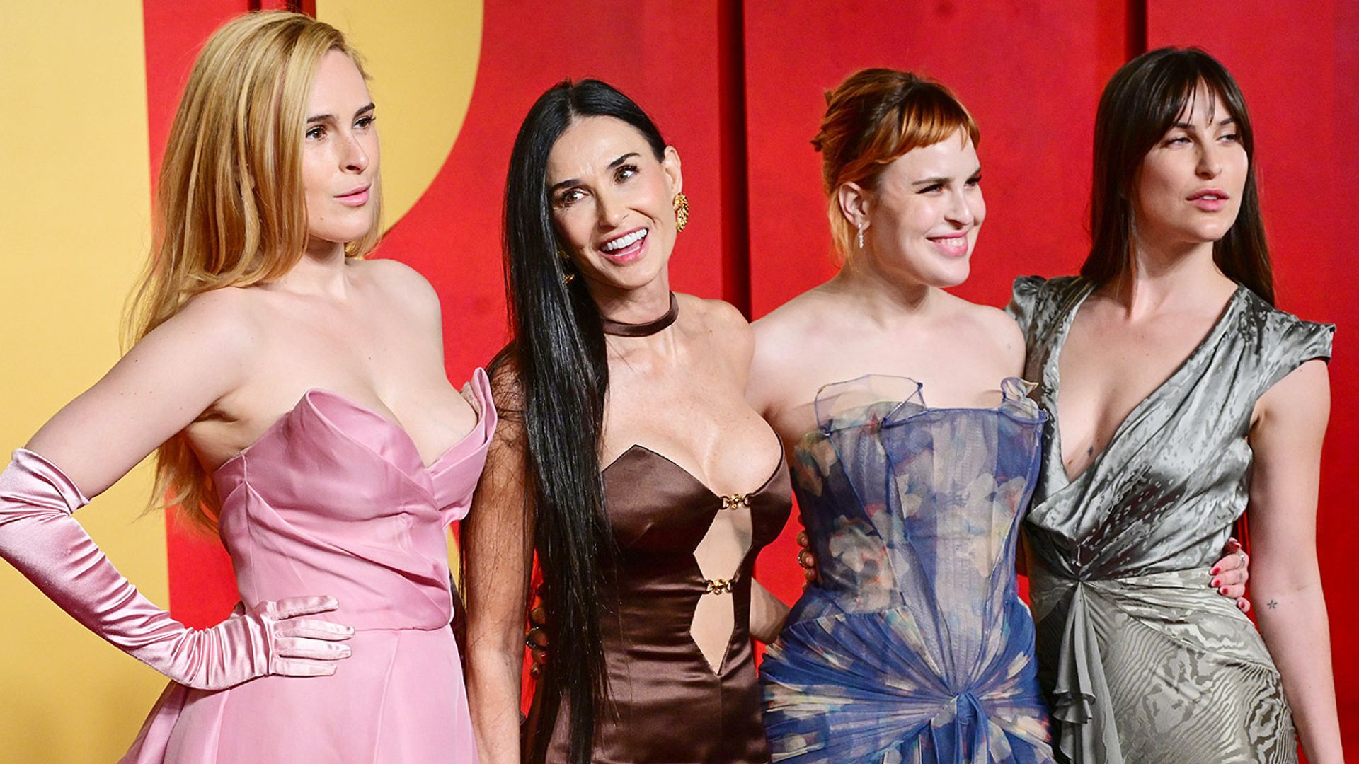 Demi Moore y su impactante look en los Oscar, ¡parece más joven que sus hijas!