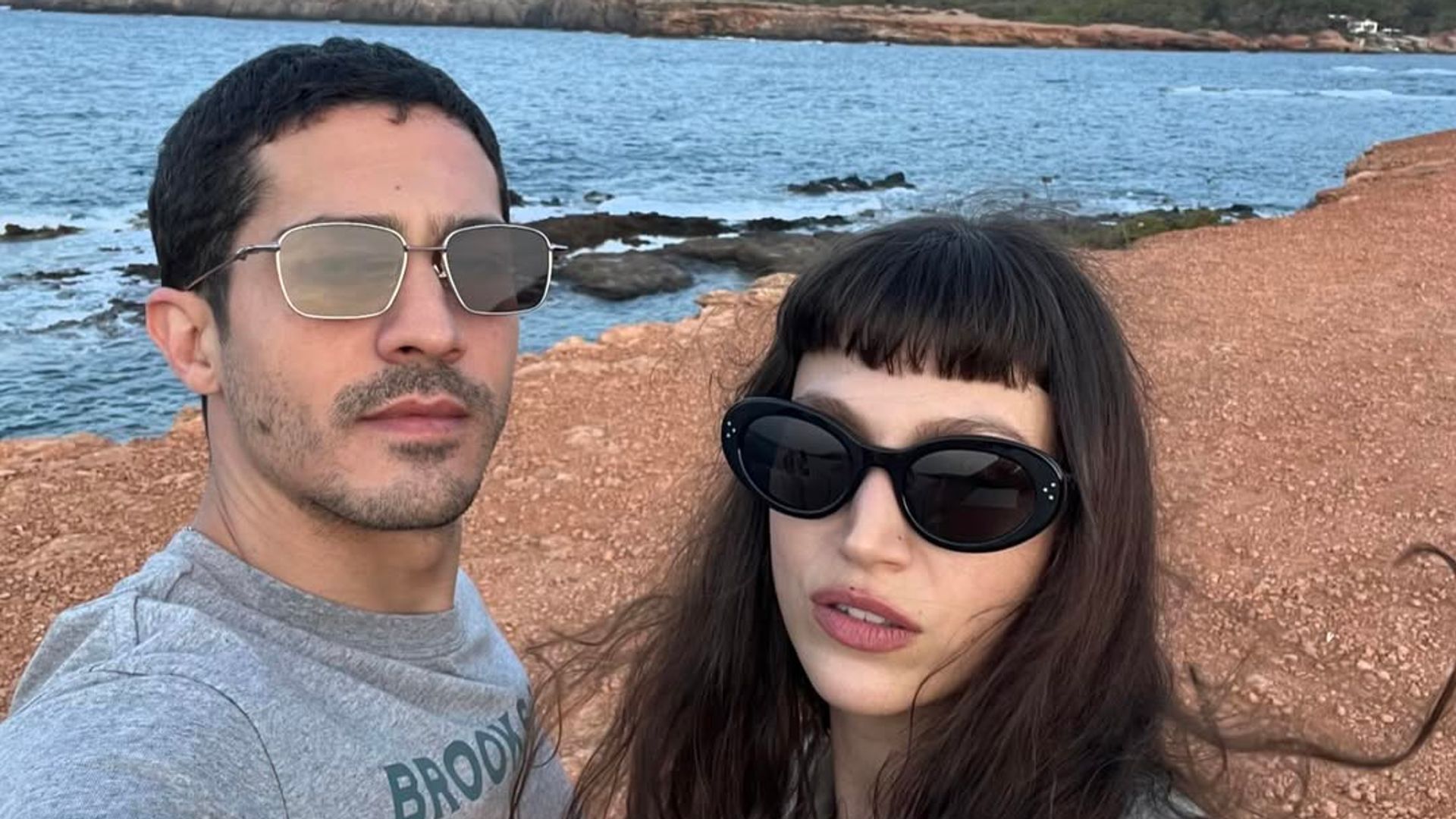 Úrsula Corberó junto a su pareja, Chino Darín