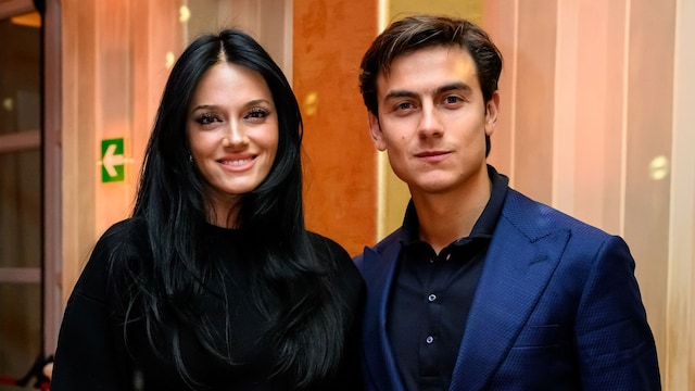 Oriana Sabatini y Paulo Dybala en una fiesta en Roma, Italia, en diciembre de 2024.strado una vez más su apoyo incondicional a su esposo Paulo Dybala, con quien se casó en julio de 2024.