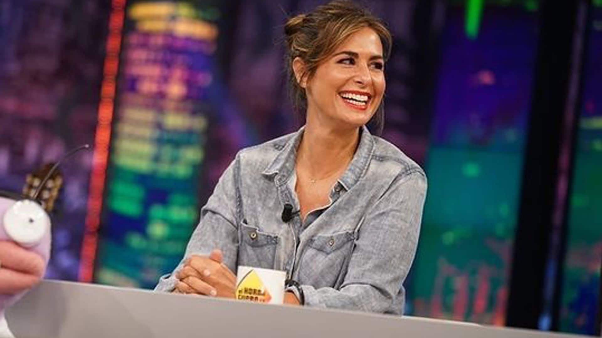 ¡Rosa y rojo! Consigue rebajado el look 'prohibido' de Nuria Roca