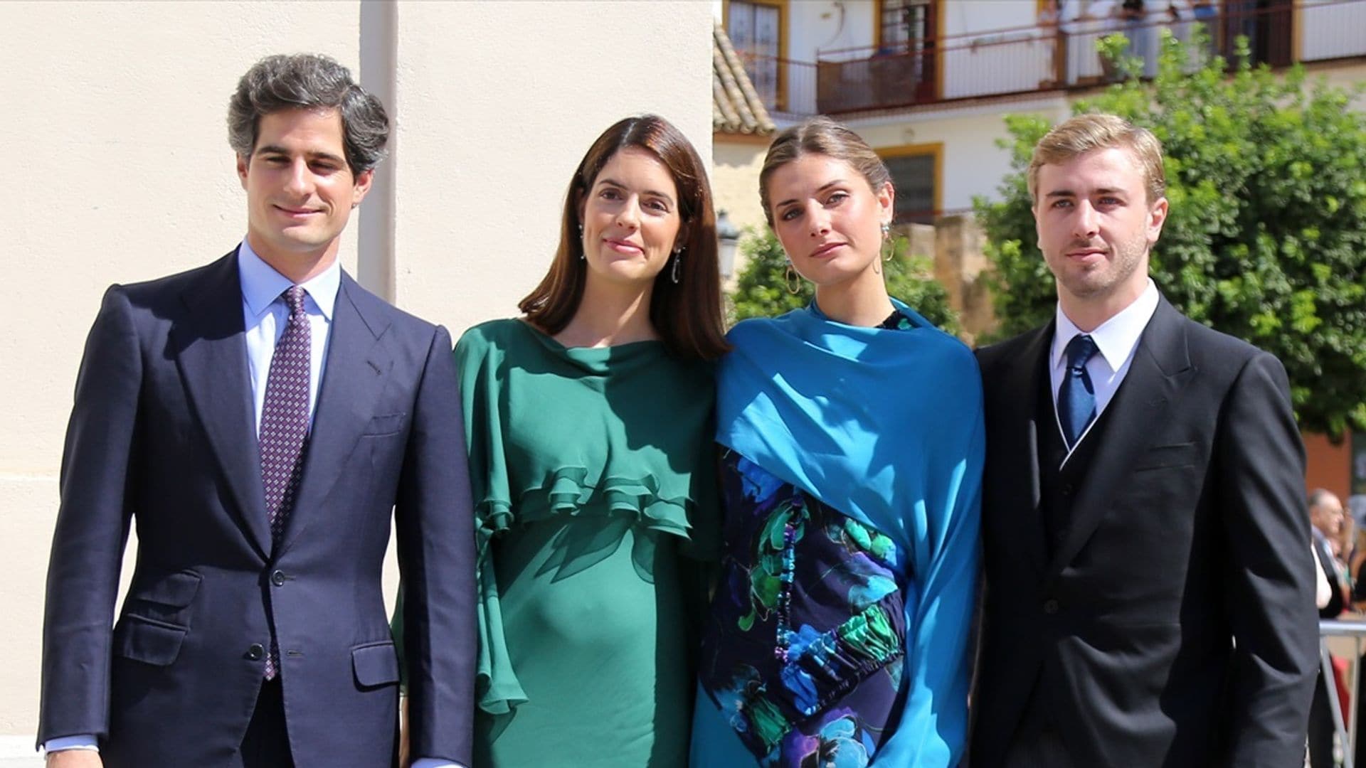 EN VÍDEO: El reencuentro que une a la Casa de Alba: Luis y Amina Martínez de Irujo con los duques de Huéscar