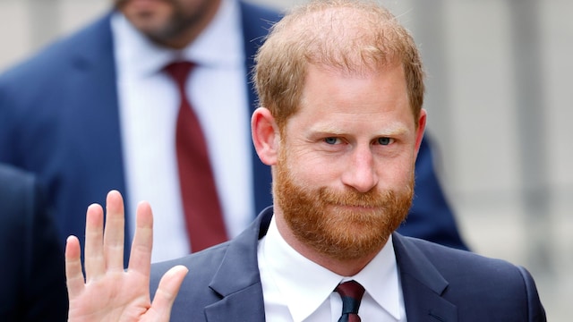 El principe Harry llegando al Tribunal de Londres 