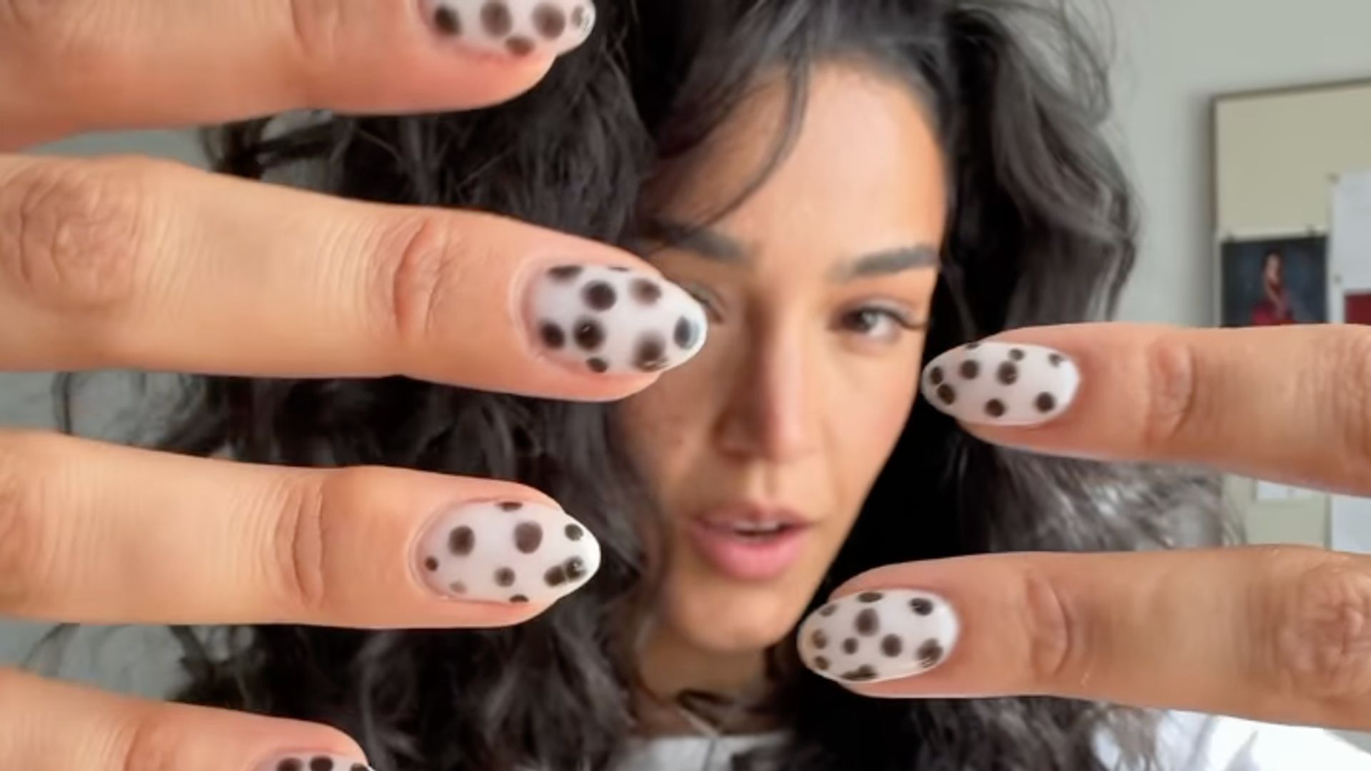 La nueva manicura de Ale Capetillo es perfecta para llevar en verano