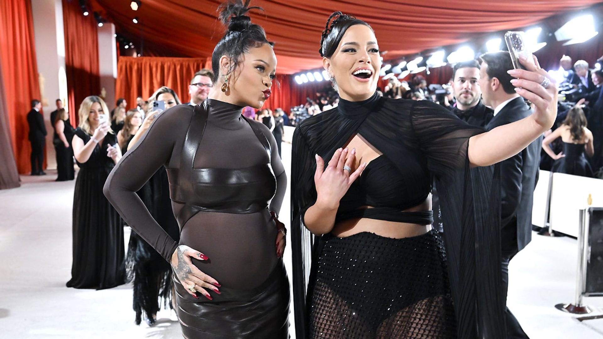 Repasamos, en vídeo, lo mejor de la alfombra dorada en los Oscar 2023