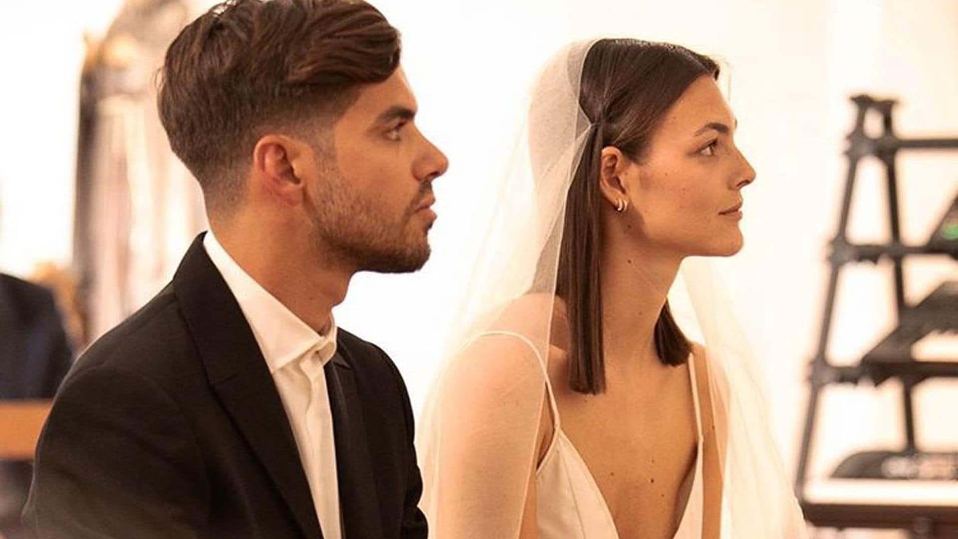 ¡Boda sorpresa! La 'top' Vittoria Ceretti se casa en Ibiza con un vestido de inspiración mediterránea