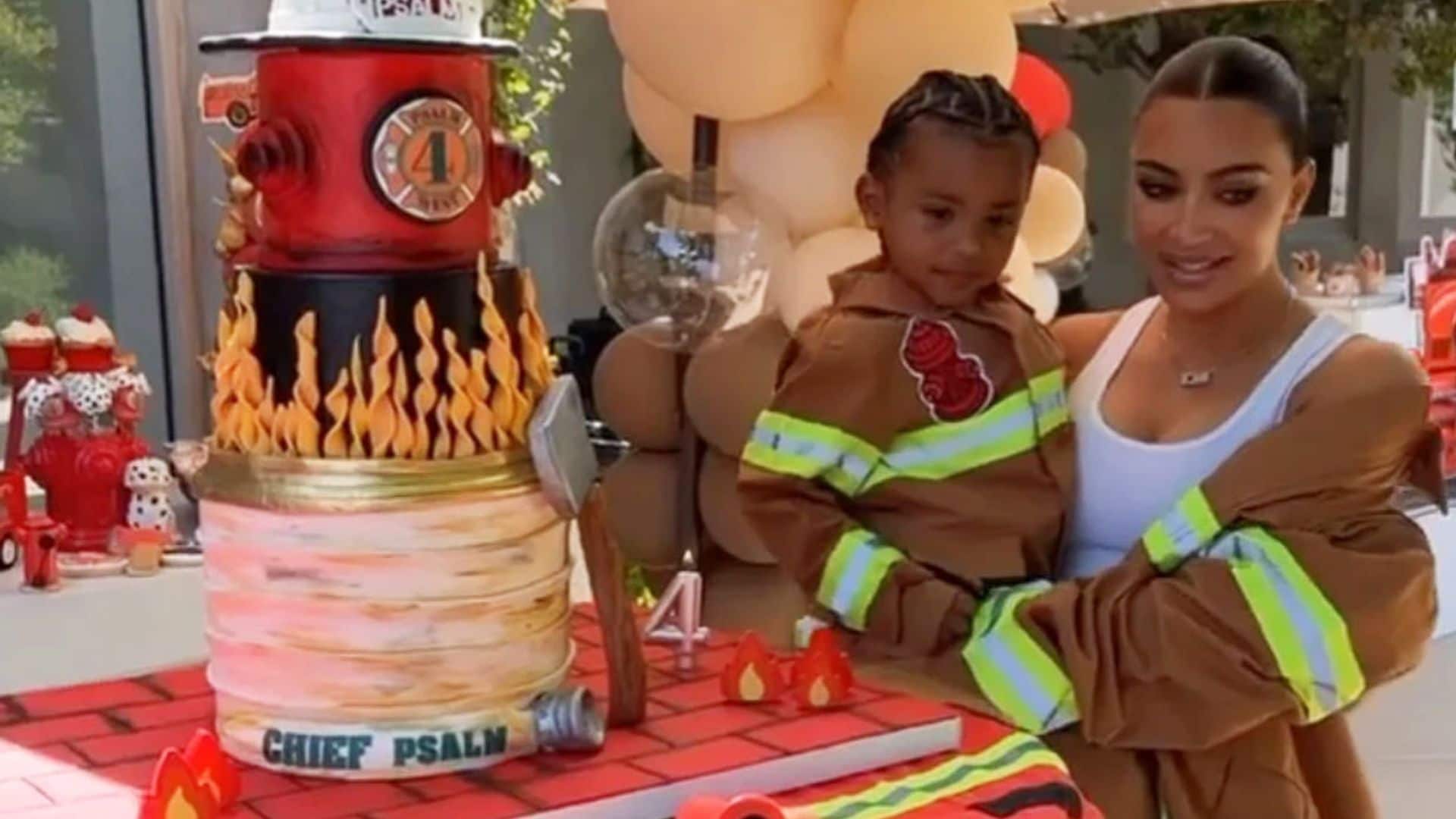 Kim Kardashian se convierte en bombera para la espectacular fiesta de cumpleaños de su hijo Psalm