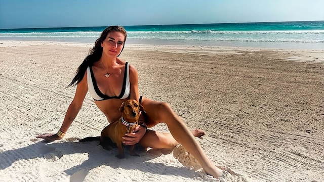 Brooke Shields, que celebrará su 60 cumpleaños el 31 de mayo, luciendo su espléndida figura en bikini