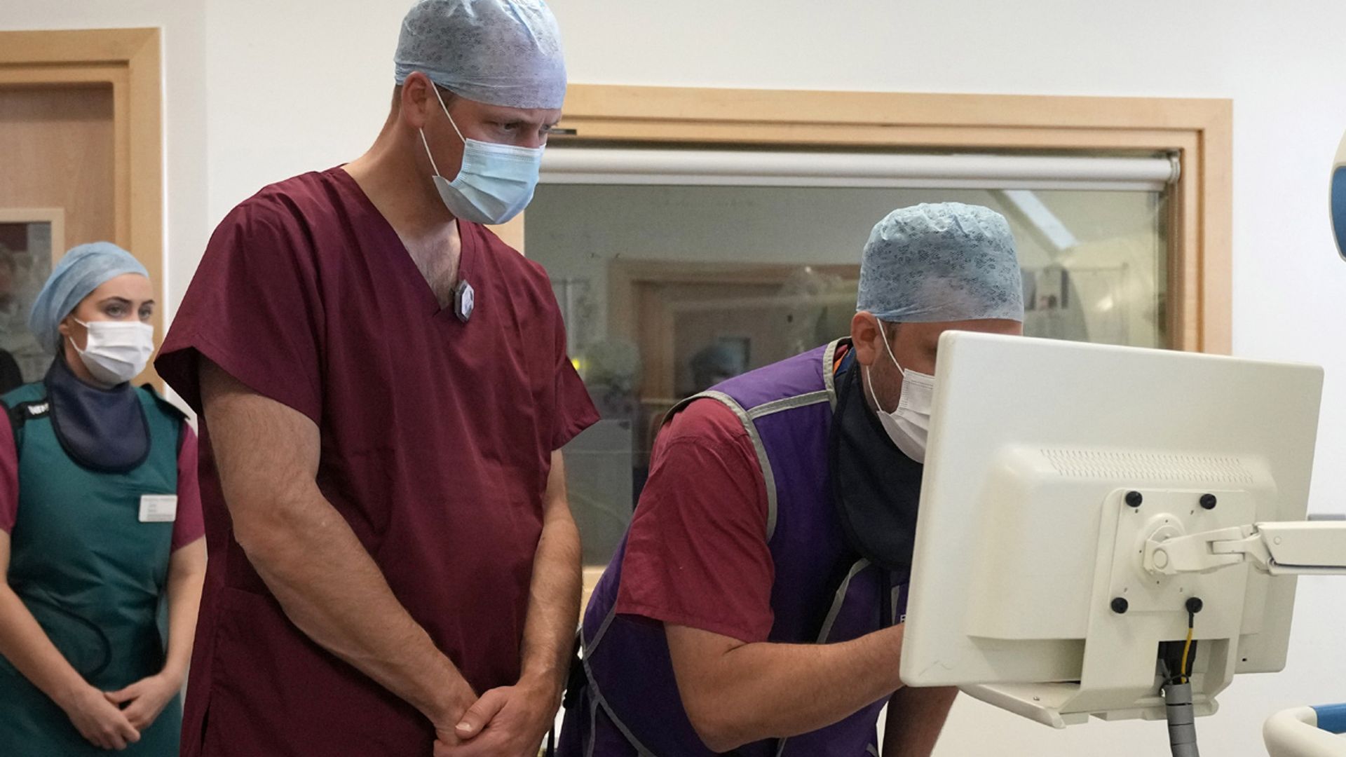 El príncipe Guillermo comparte los detalles de su visita a Deborah James, la presentadora que ha emocionado a Reino Unido