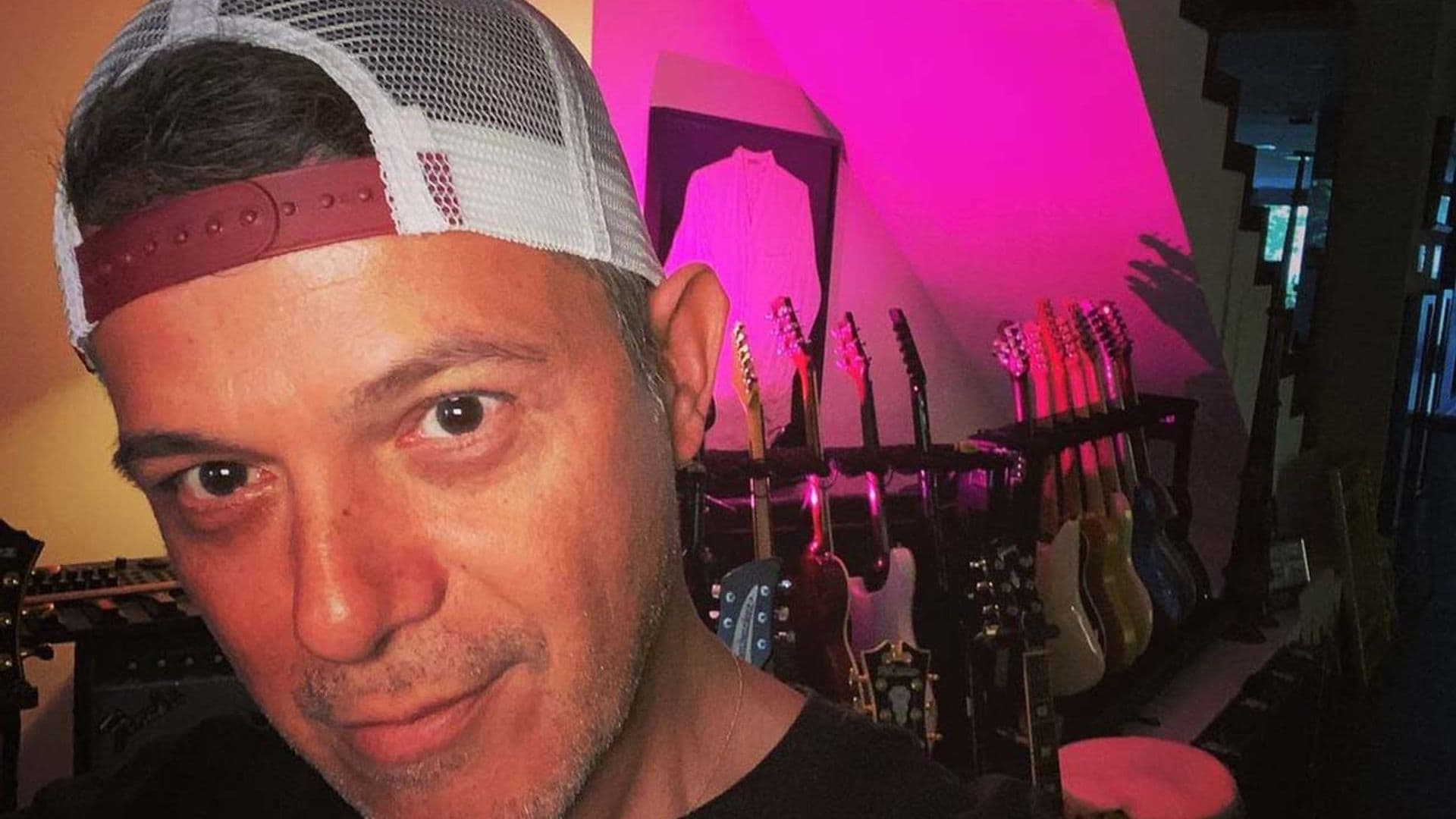 La foto de Alejandro Sanz mucho más joven que ha causado sensación entre sus fans: ¡menudo look!