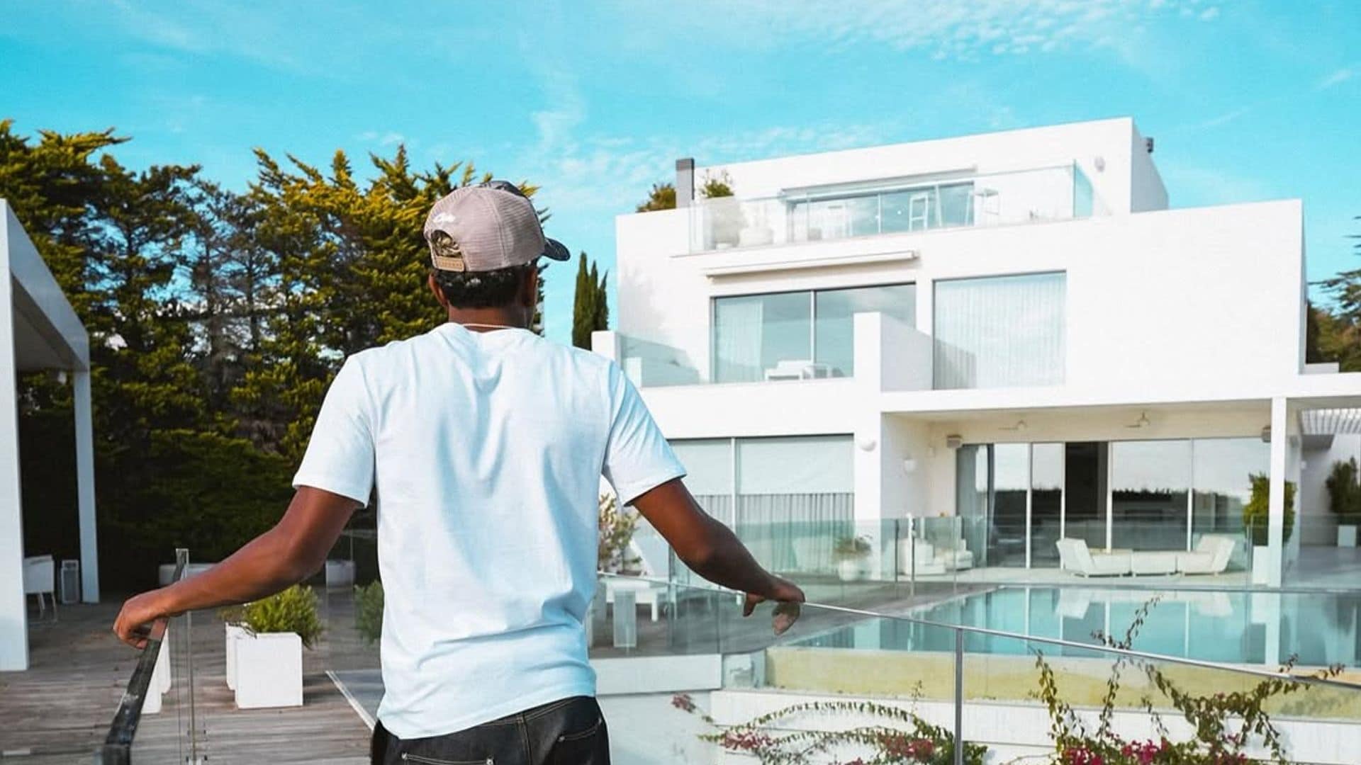 Lamine Yamal comparte la primera foto desde su millonaria mansión en la que vivieron Shakira y Piqué